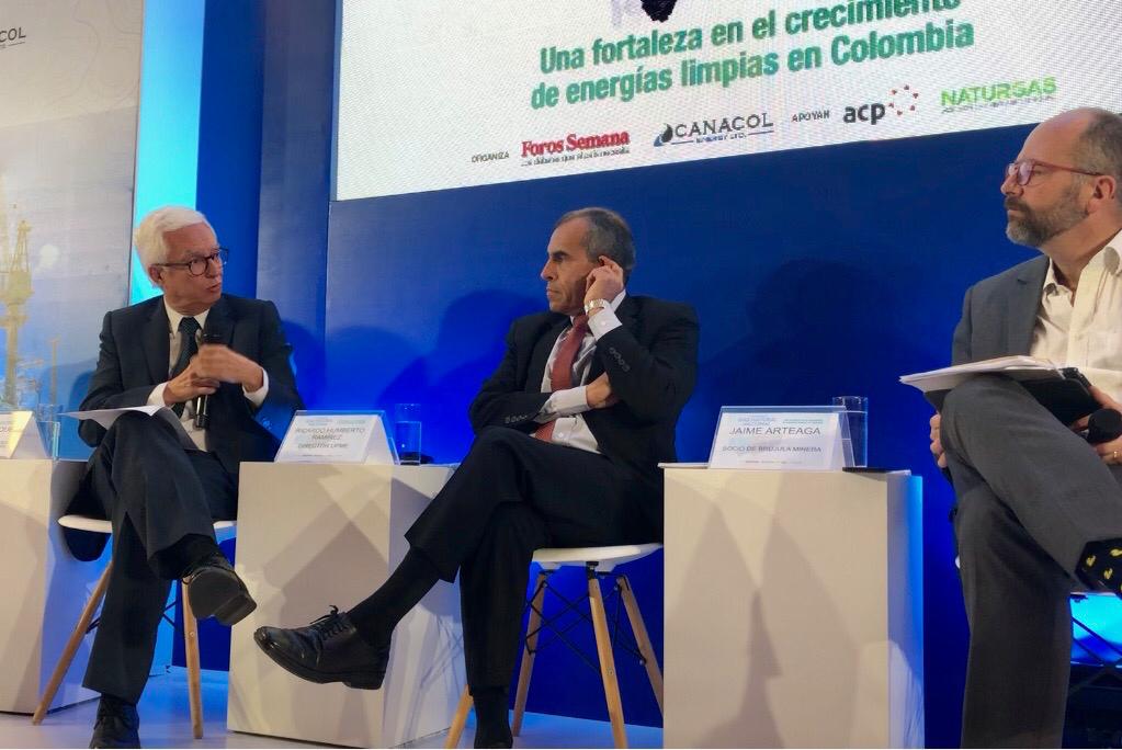Colombia no debe importar el gas natural que puede producir: Robledo
